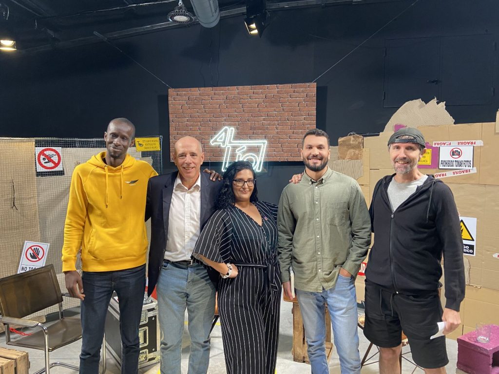 Foto de Gabriel Trejo en el plató de televisión